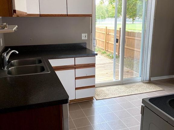 3rd image of 2902 Ferris Ave