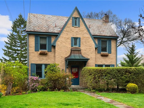 250 Woodhaven Dr, Pittsburgh, PA 15228