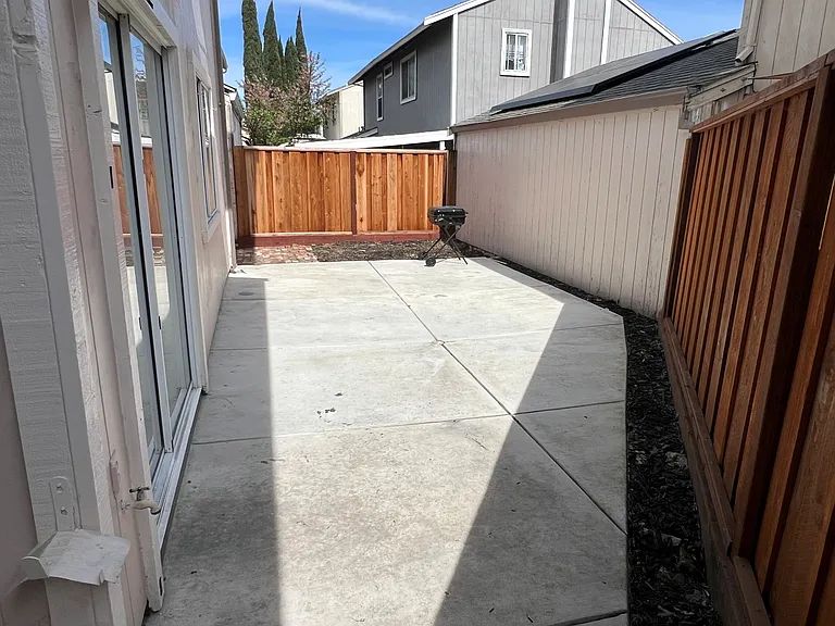 5354 Meadow Wood Ln — Photo 16