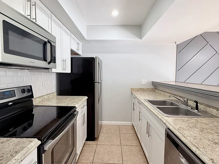6013 Windhover Dr #1-C07 — Photo 7