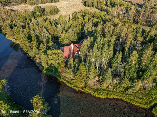 97 Riverside Rd, Pinedale, WY 82941