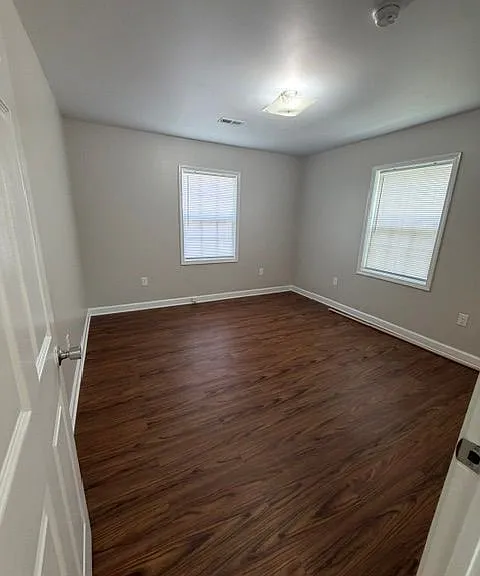 536 Linwood Ave — Photo 10