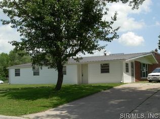2 Columbus Dr, Belleville, IL