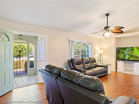 5th image of 157 Citrus Rd NE