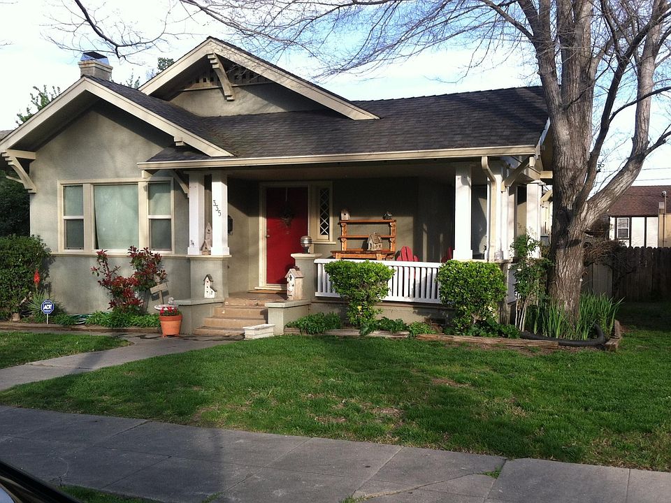 Lovely home in great neighborhood