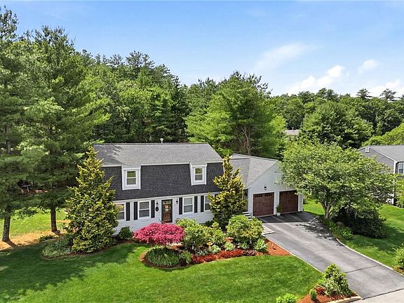 3rd image of 8 Pineridge Dr