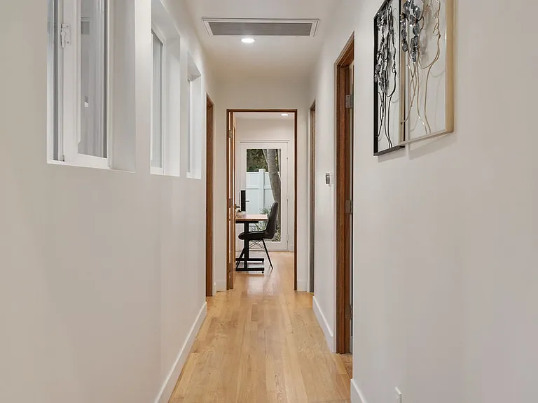 2701 Jalmia Dr — Photo 29