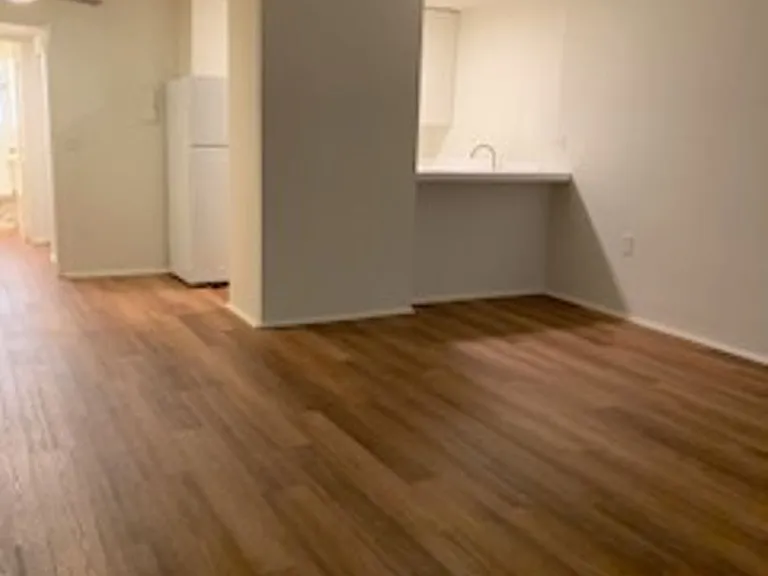 Villa Monica Apts. — Photo 10