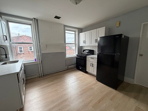 2nd image of 12-16 Grant Ave #6