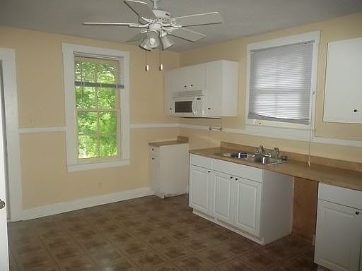 3rd image of 930 13th Ave