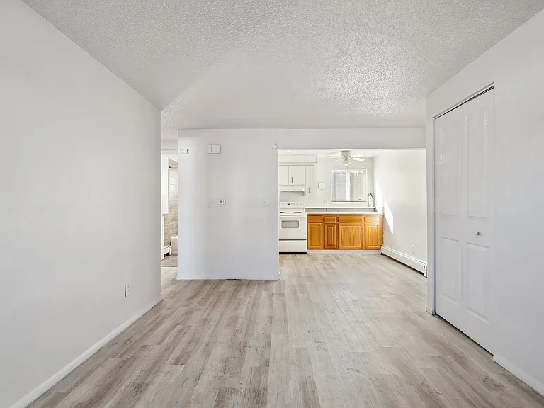 253 N Vine St #3 — Photo 8