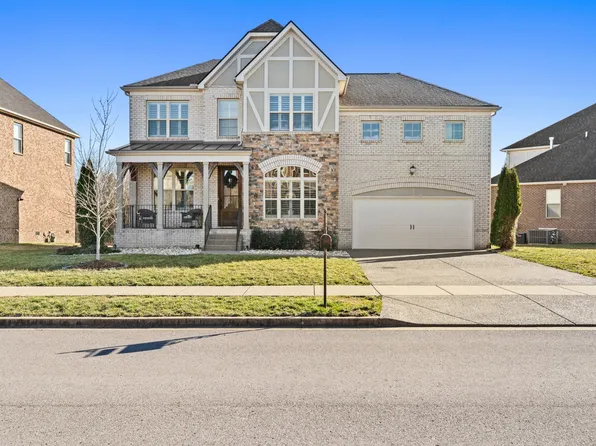 734 Burgess Dr, Goodlettsville, TN 37072