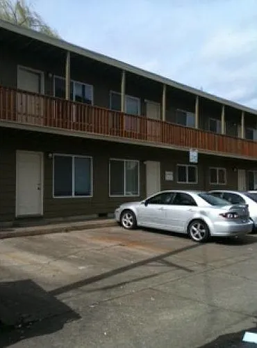1774 Patterson Aly Photo 1
