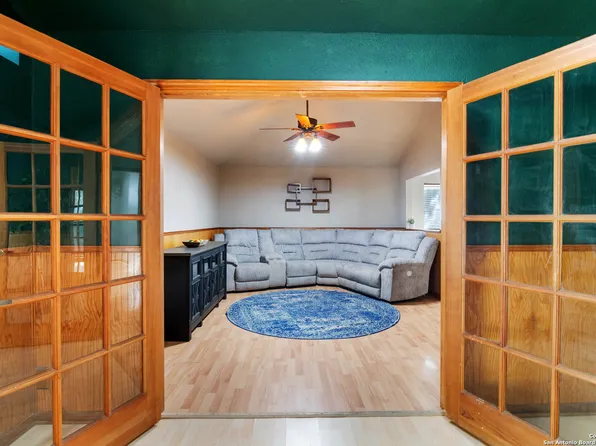 5902 Spring Country, San Antonio, TX 78247