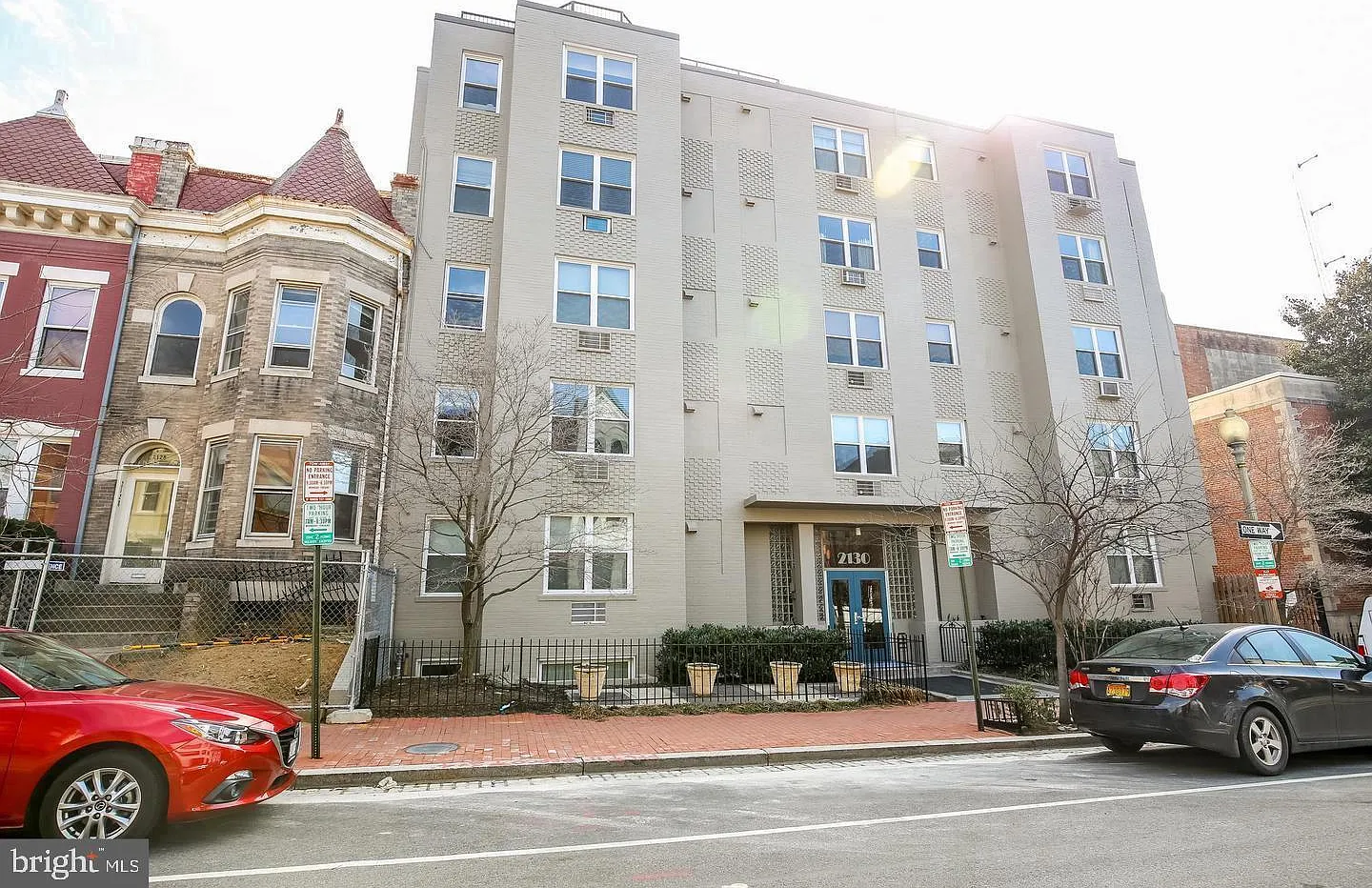 Hastings Court — Photo 1