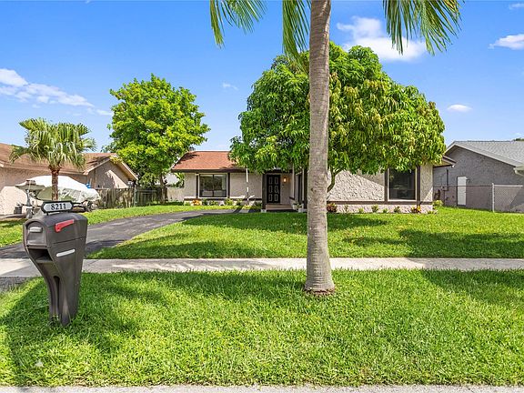 3rd image of 8211 SW 13th Court