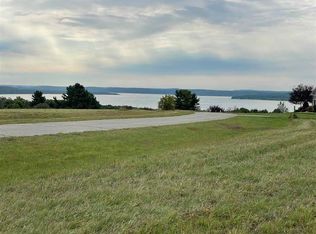 8 Ridgelands Rd, Charlevoix, MI 49720