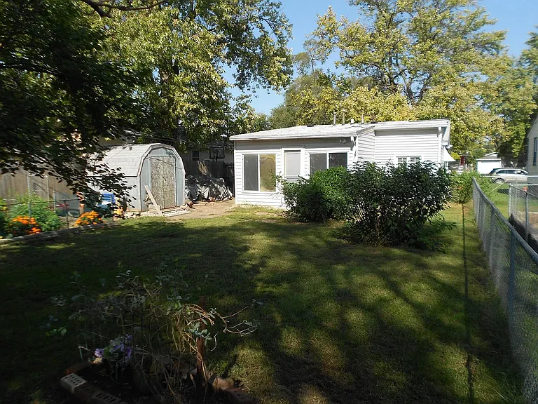 3309 Avenue I — Photo 11