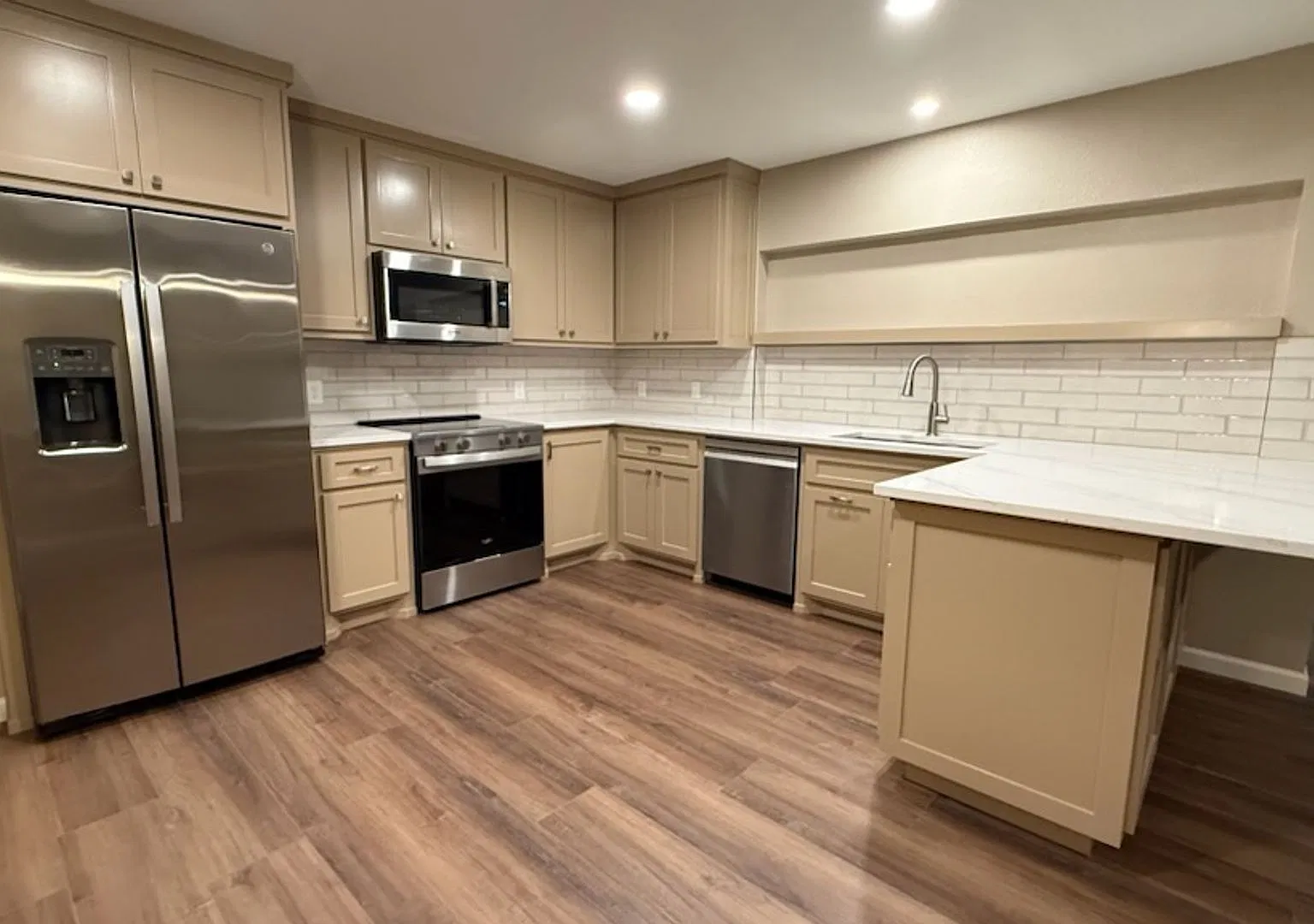 2701 Ivanhoe Ln. Available Now! — Photo 2