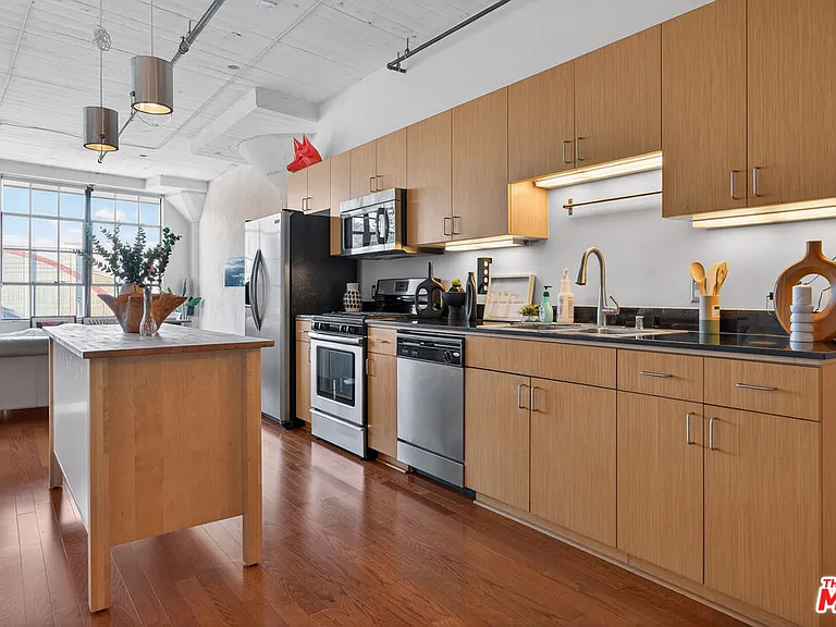 200 N San Fernando Rd #315 — Photo 5
