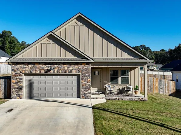 48 Campbell St, Rossville, GA 30741