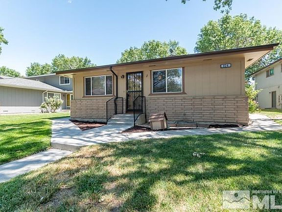 2nd image of 624 Oakwood Dr APT 1