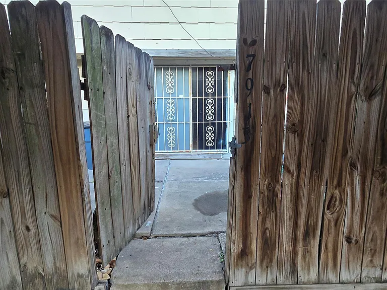 7913 Grove Ridge Dr — Photo 26