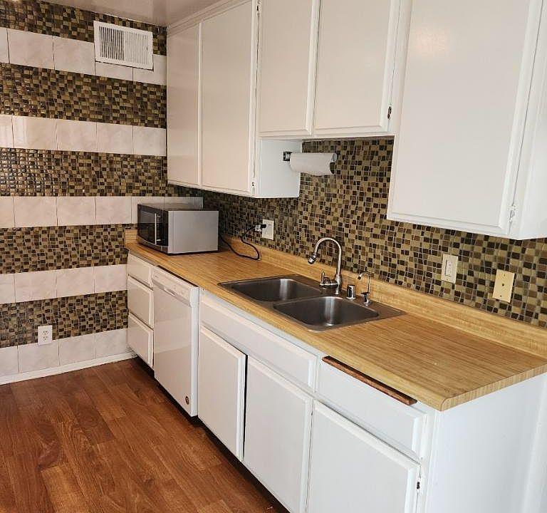 1st image of 1240 N Flores St APT 4
