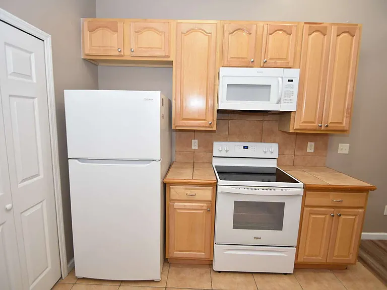 7 Ryarbor Dr #B — Photo 8