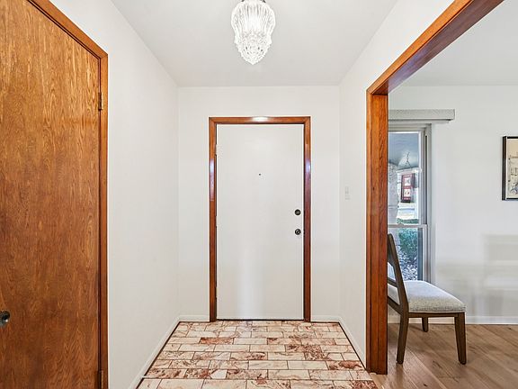 3rd image of 840 Ridge Dr