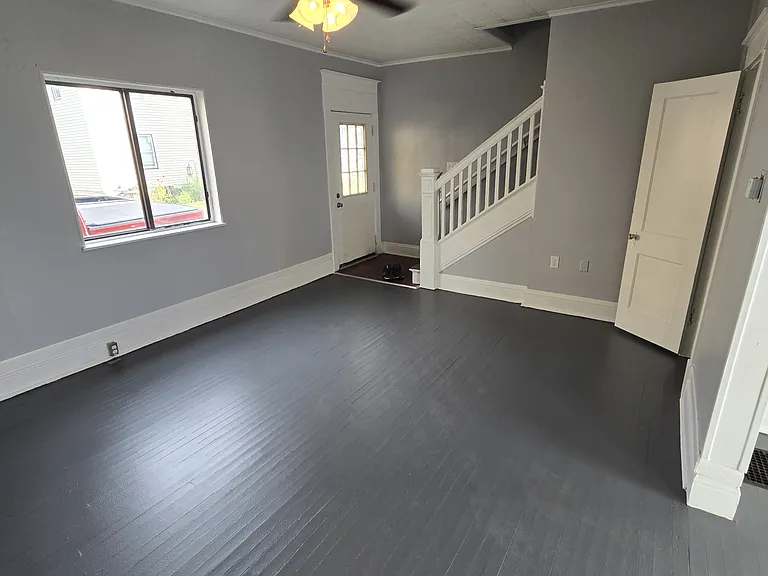 425 Monroe St #4 — Photo 2
