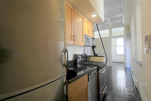 Rented by Hecht Group | media 28