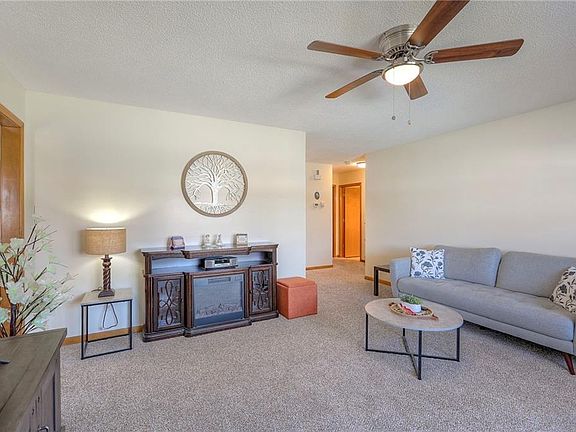4th image of 702 Twilight Ct