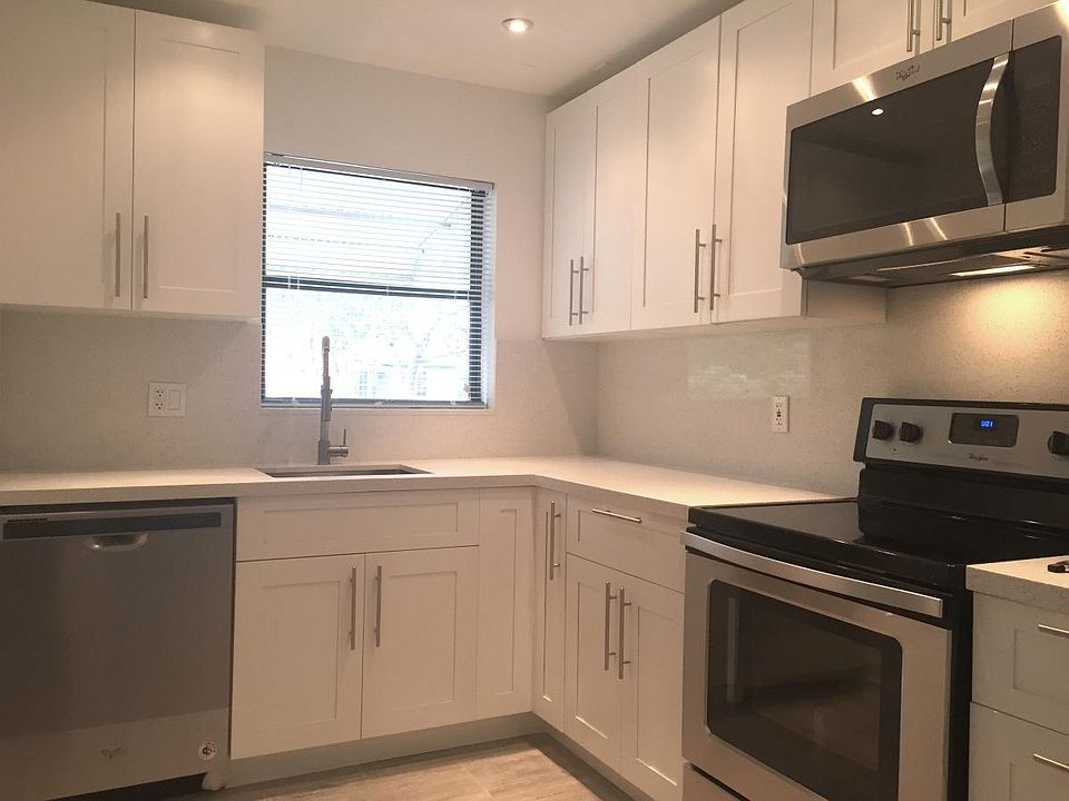 1st image of 516 SW 18th St #1
