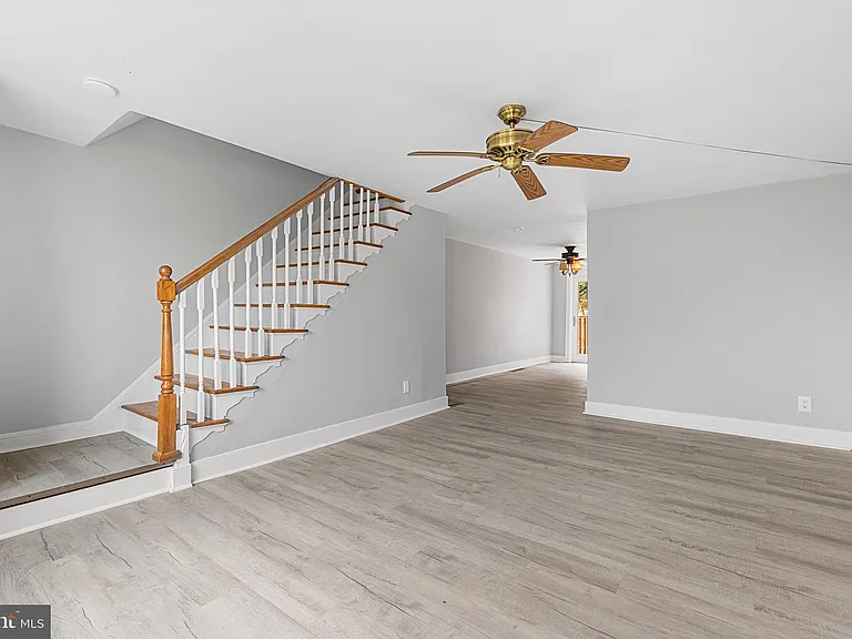 424 S Church St — Photo 3