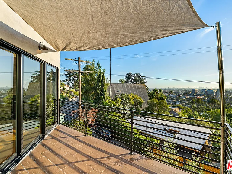 3921 Clayton Ave — Photo 8
