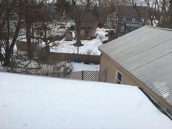 5th image of 61 Steele Ave