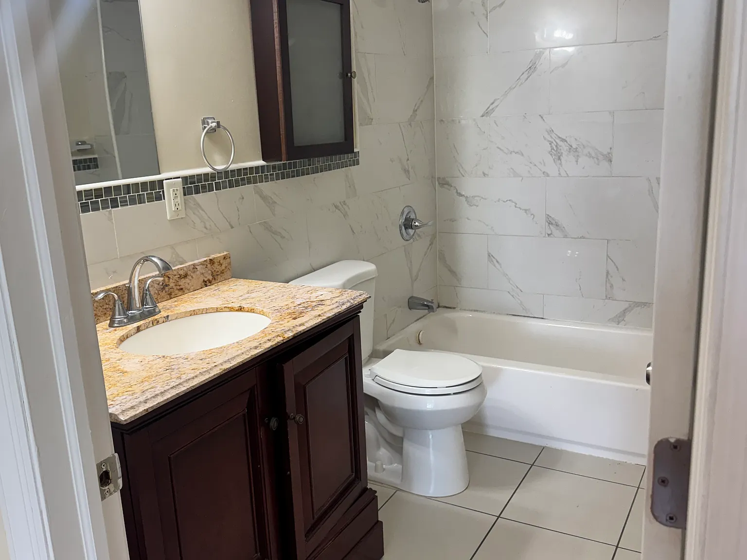 2 bed, 1006 sqft, $2,500 — Photo 4