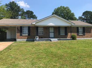 5622 Flowering Peach Dr, Memphis, TN 38115