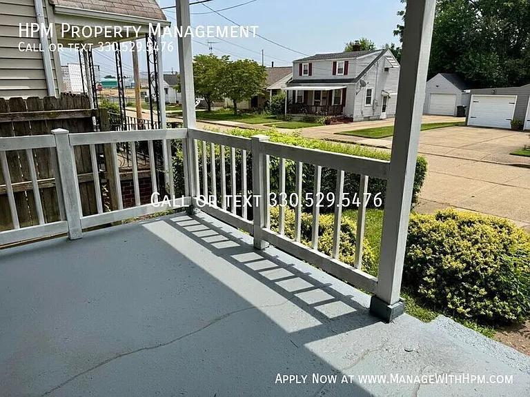 3021 Windsor Pl SW — Photo 2