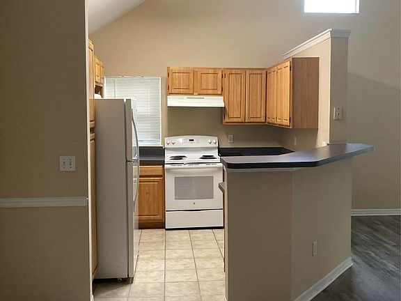 3rd image of 3202 Parkchester Square Blvd APT 202
