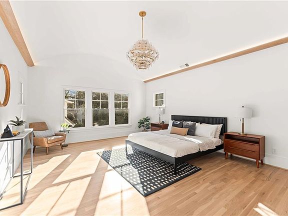 4th image of 1165 Reeder Cir NE