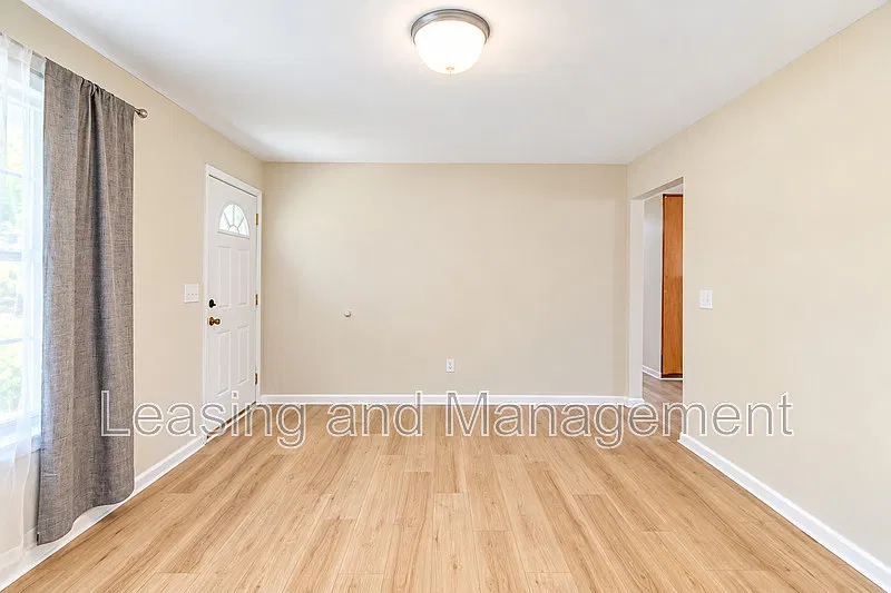 4 bed, 2.0 bath, 1134 sqft, $2,475 — Photo 4
