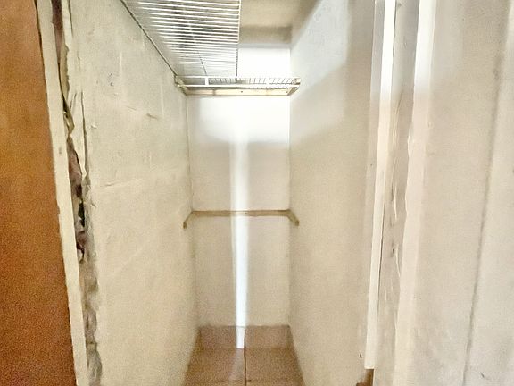 5th image of 420 Girard Blvd SE #A