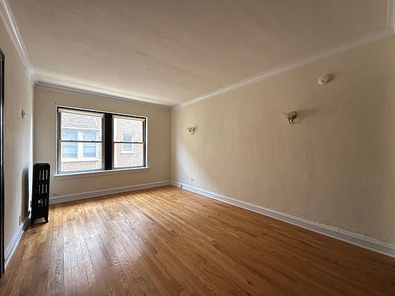 2nd image of 3945 N Pulaski Rd #210
