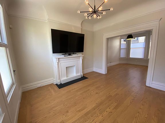 2nd image of 622 Waller St