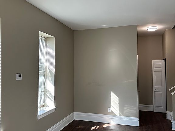 2nd image of 2827 Russell Blvd APT C