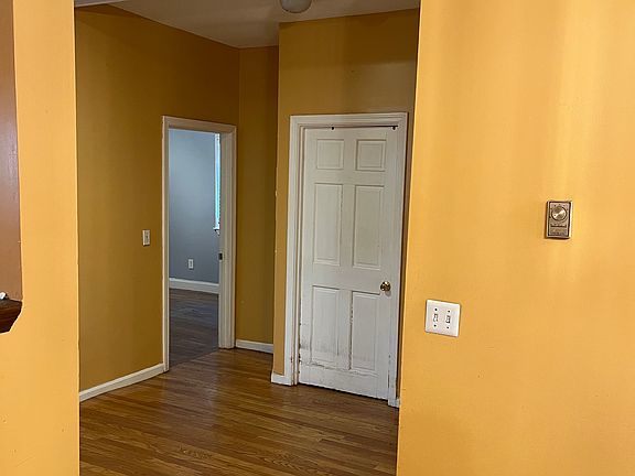 3rd image of 114 Henry Ave #1