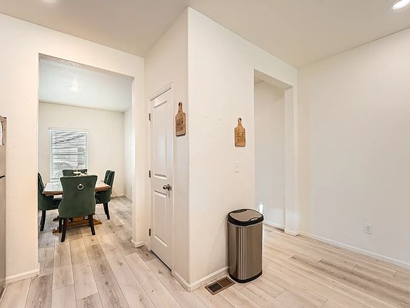 hallway into kitchen & dinning room
