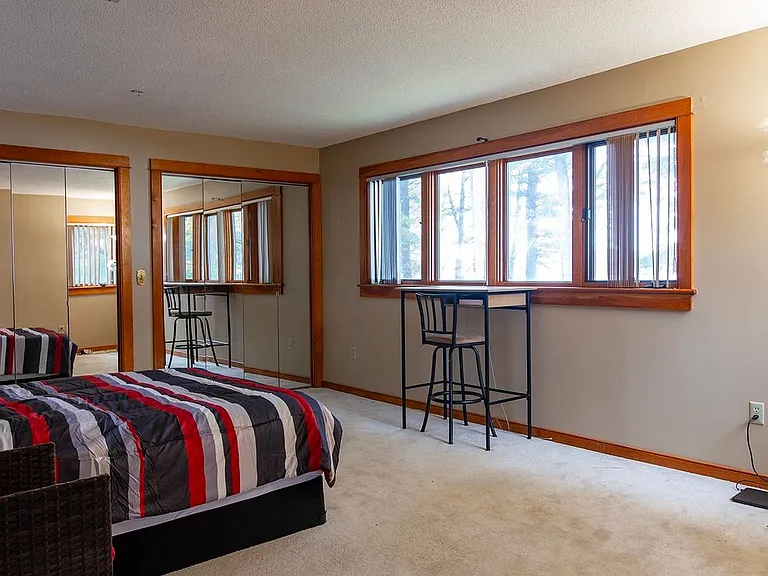 33 Clearwater Dr — Photo 9
